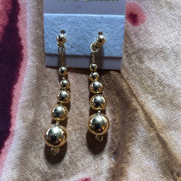 5/$20 ☀️Gorgeous Vintage Long Earrings - Picture 3 of 15